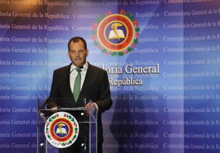 Humbert reveló los detalles en conferencia de prensa / Foto: Contraloría.
