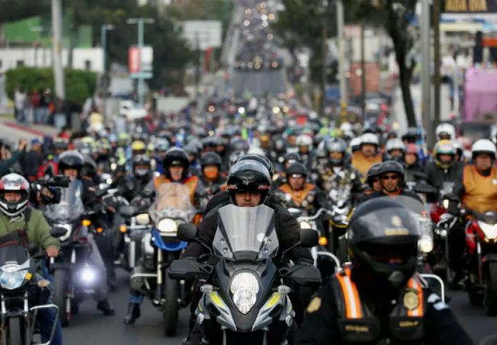 Se calcula que participan unos 20 mil motociclistas. FOTO/EFE