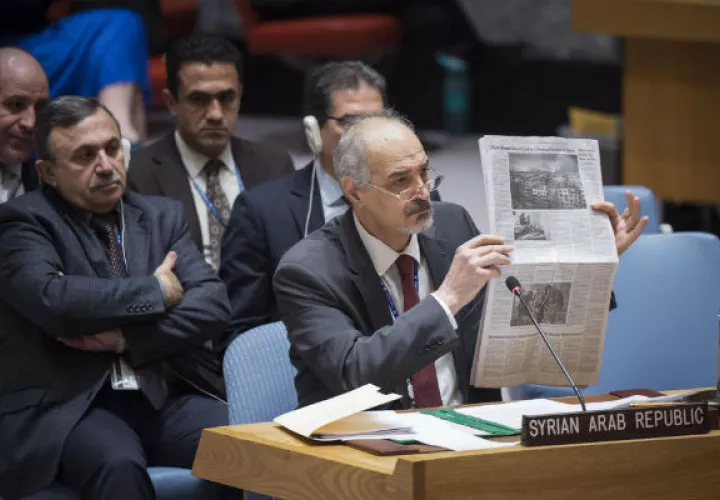 El representante permanente de Siria, Bashar Jaafari, mientras interviene durante una reunión del Consejo de Seguridad de las Naciones Unidas. FOTO/EFE