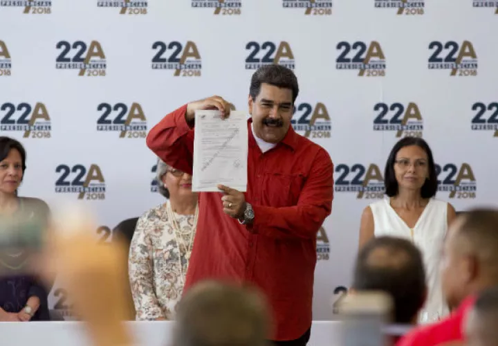 Nicolás Maduro, en el Consejo Nacional Electoral. FOTO/EFE