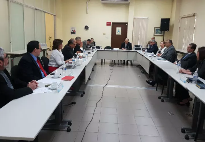 Se dieron condiciones que contribuyeron al retraso.