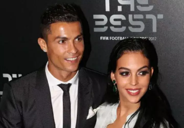 Cristiano Ronaldo y Georgina Rodríguez conforman una pareja, cuya vida y pormenores siguen de cerca los medios. /Foto https://es.sports.yahoo.com