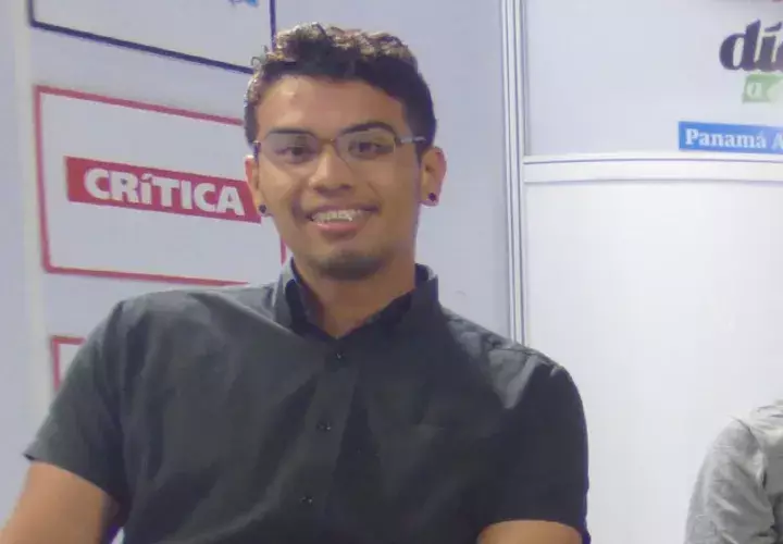 Moisés Arroyo, estudiante de Periodismo y músico. /Foto Santos J. Oliveros C.