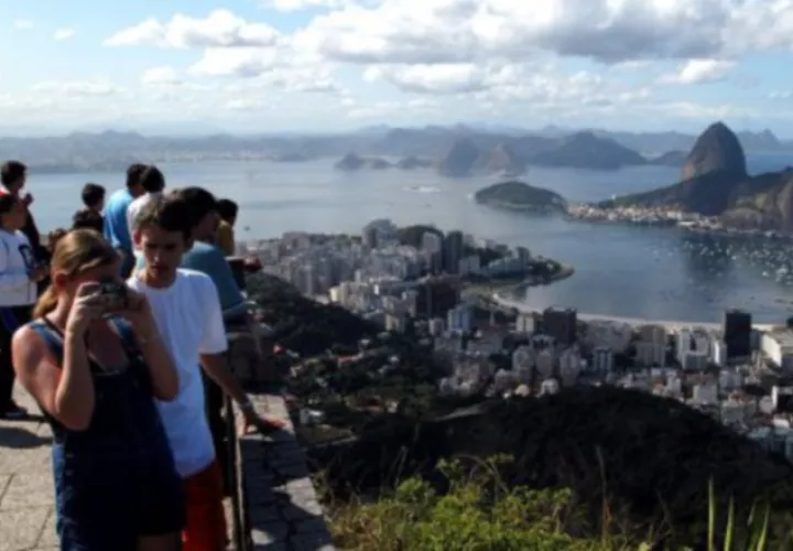 Miles de turistas visitan Brasil. /Foto EFE