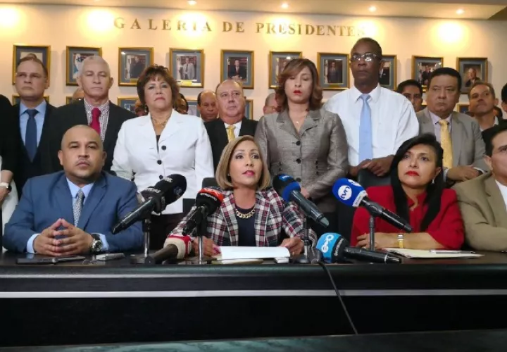 Diputados  rechazaron las amenazas de Varela y pidieron diálogo. /Foto Asamblea