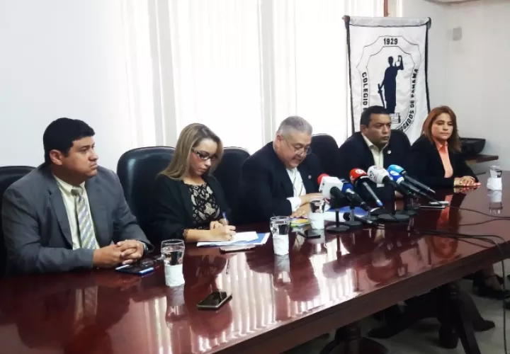El Colegio de Abogados se ofreció de mediador en la  crisis. /Foto Adiel Bonilla