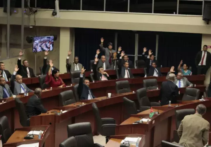 Diputados de CD y el  PRD fueron los que votaron para escoger la nueva Comisión de Credenciales. /Foto Archivo