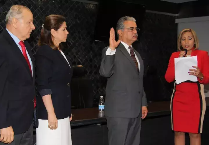La presidenta de la Asamblea, Yanibel Ábrego, ratificó la junta directiva de Credenciales. /Foto Cortesía