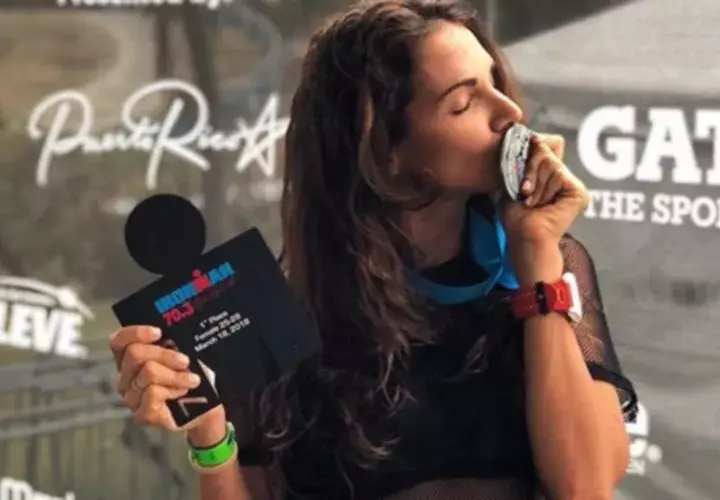 Carolina Dementiev con la medalla. /Foto Tomada/cdementiev