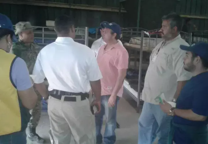 Durante la visita al albergue, los migrantes expresaron sus preocupaciones y dolencias en Panamá. /Foto Cortesía
