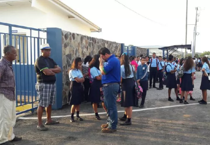 La escuela no abrió, pese al anuncio del presidente. /Foto José Vásquez