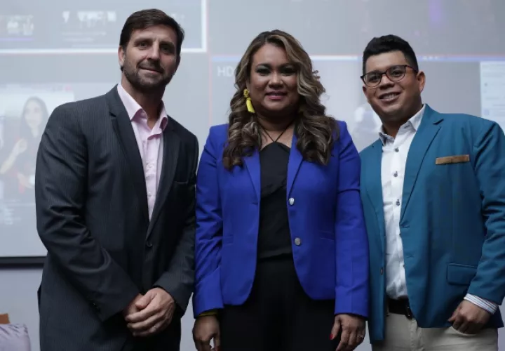 Federico Brisky, gerente general de Grupo Epasa, Shanyda Peñalba, directora de día a día, y José Huertas. /Foto Aurelio Herrera