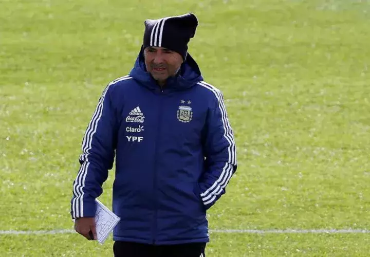 Jorge Sampaoli busca la pareja perfecta para Messi en el ataque de Argentina. /Foto EFE
