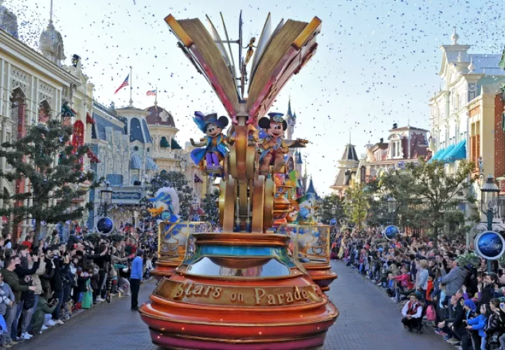 Uno de los momentos más gratificantes para quienes visitan Disney es la gran parada. Foto: EFE Uno de los momentos más gratificantes para quienes visitan Disney es la gran parada. /Foto: EFE