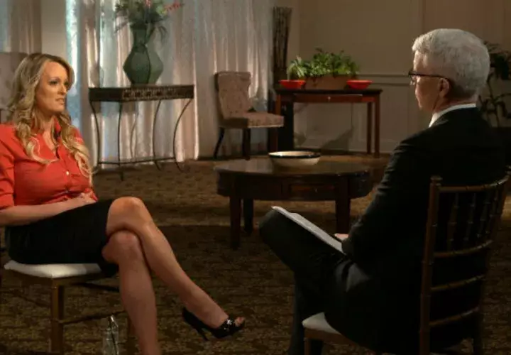 Stormy Daniels, durante la entrevista en el programa 60 "minutes" de  la CBS. FOTO/AP
