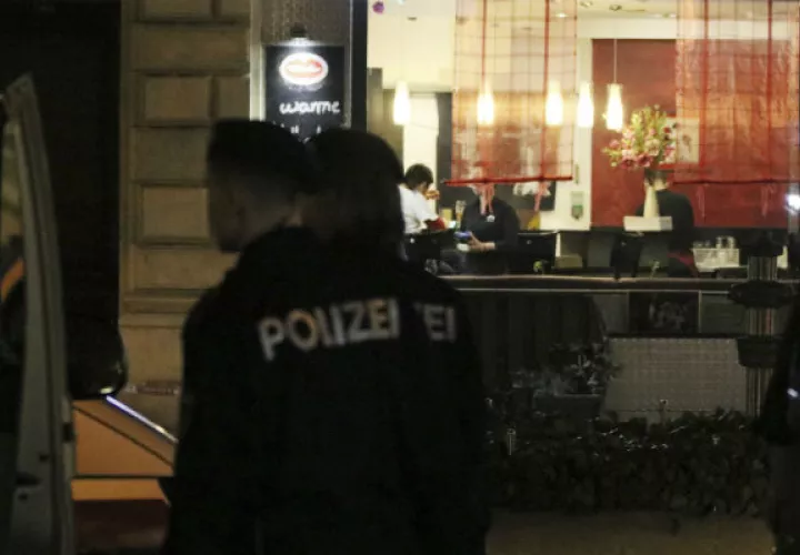 La policía realiza las investigaciones pertinentes. FOTO/AP