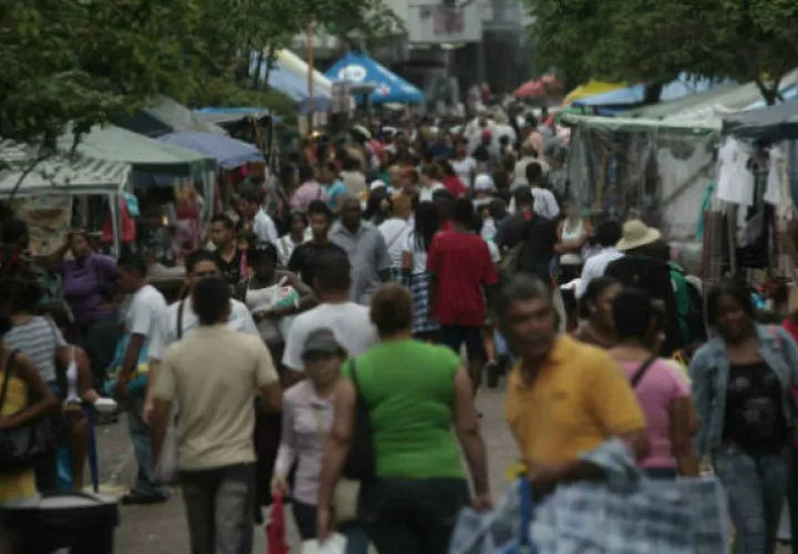  Orientan a los buscadores de empleo, con la finalidad de fortalecer sus habilidades, aptitudes y conocimientos