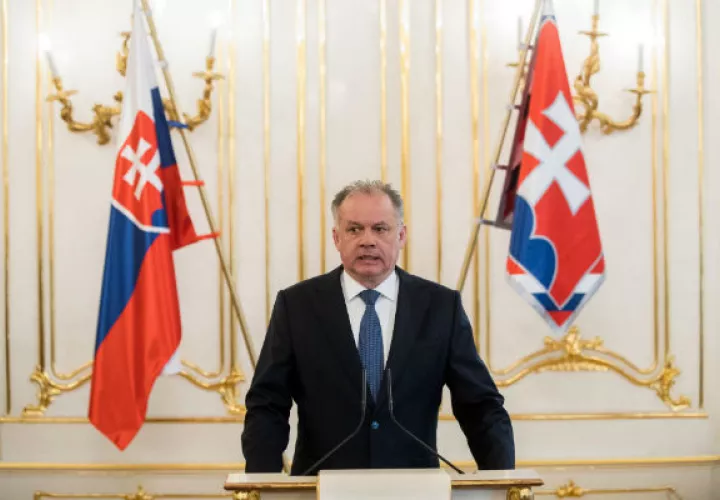 El presidente de Eslovaquia, Andrej Kiska, busca tomar medidas contra la violencia. FOTO/AP
