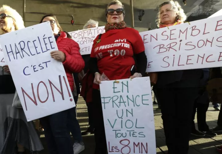 Un grupo de mujeres protestan exigiendo respeto y diciendo NO al acoso. FOTO/AP