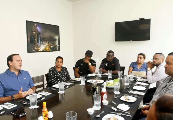 Riccardo Francolini estuvo presente en la reunión con los miembros de CD despedidos por Roux / CD.