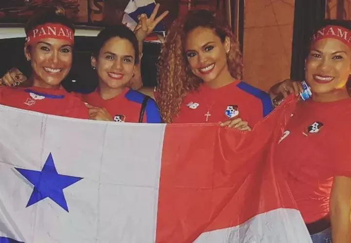 Liza Hernández apoyando a la Roja. Foto lizahernandez23