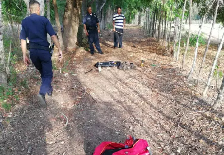 La policía busca a los sujetos. Fotos: Zenaida Vásquez. 