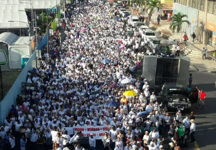 Grupos cristianos rechazan el matrimonio igualitario / Foto: Roberto Barrios.