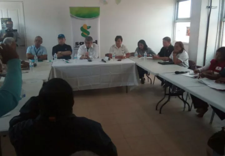 Se realizan las conversaciones. Foto: Diómedes Sánchez.