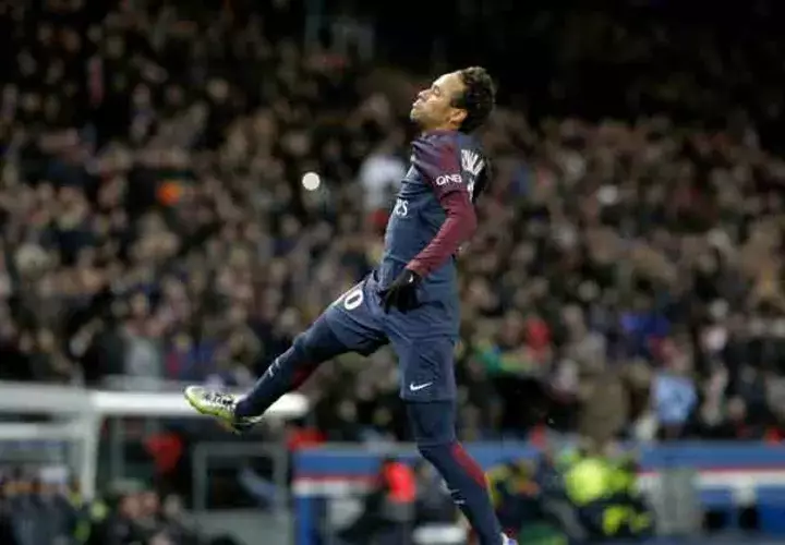 Neymar y el PSG quedaron eliminados de la Champions a manos del Real Madrid. Foto AP