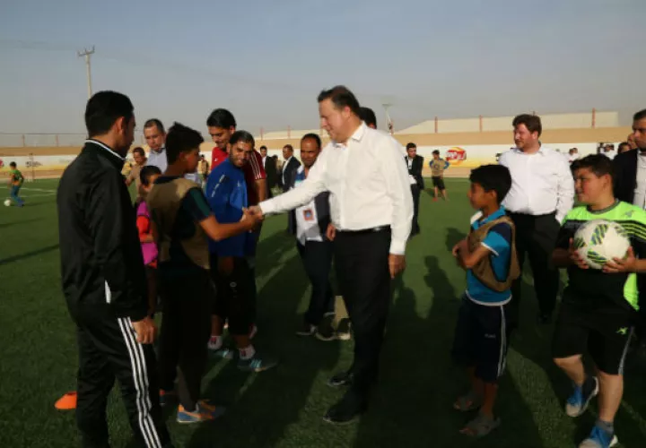 Varela se comprometió con implementos deportivos y en la enseñanza de idiomas.