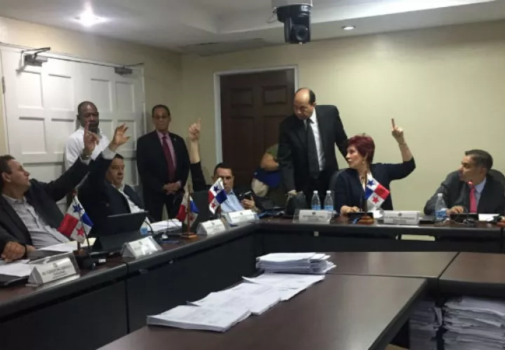 Mayoría en la Comisión de Presupuesto pertenece a la oposición.