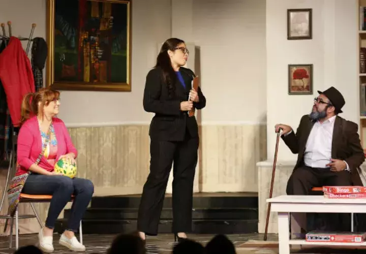 Grandes teatristas interpretan a los pacientes con Trastornos obsesivos compulsivos. Foto: Josué Arosemena.
