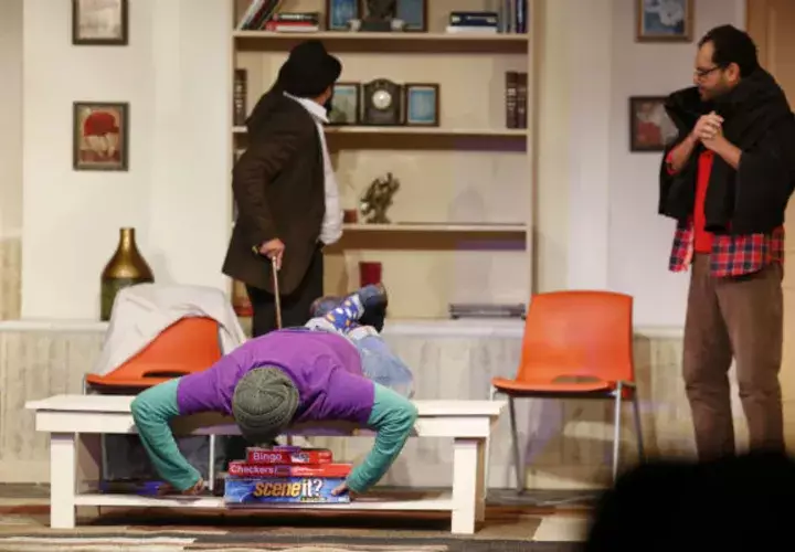 Otra escena de la divertida obra. Foto: Josué Arosemena.