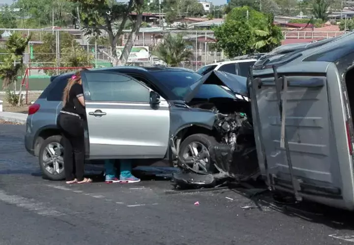 Los vehículos involucrados. 