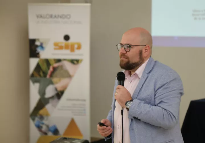 El programa tienen como objetivo Identificar, seleccionar y priorizar los desafíos de innovación