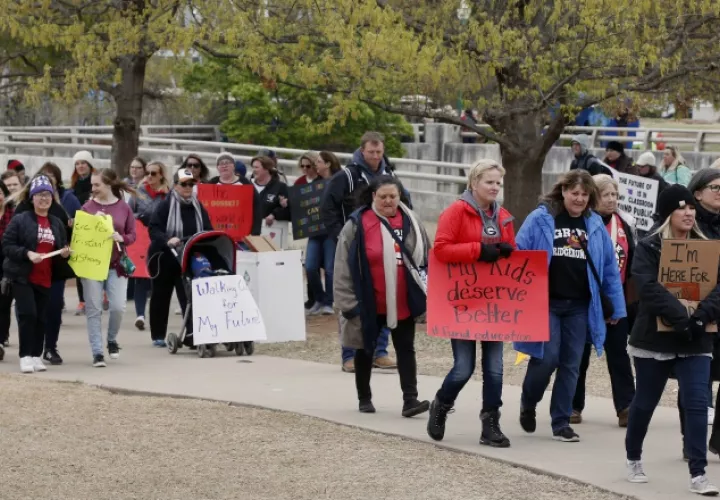 Capitolio estatal durante un mitin de docentes en Oklahoma. AP