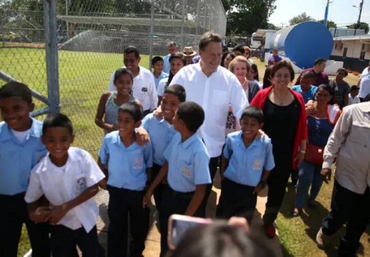 Padres de familia en Pedregal han pedido a las autoridades que se  ordene la  apertura del plantel Pablo Emilio Corsen. Cortesía