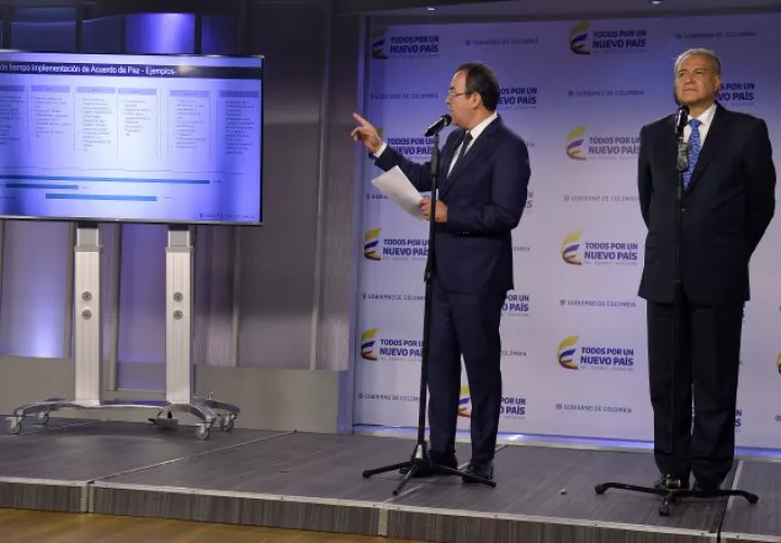 Vicepresidente de Colombia (d) Oscar Naranjo. EFE