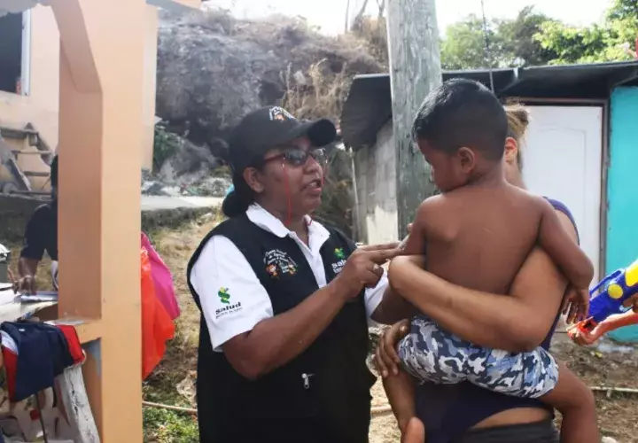 Personal de vacunación denuncia agresiones y hasta asaltos en comunidades de San Miguelito, lo que ha retrasado las proyecciones. Minsa