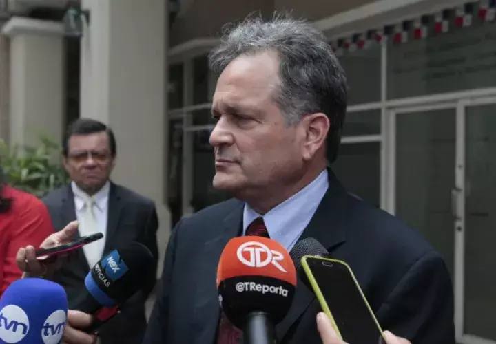 Juan Carlos Navarro, excandidato presidencial del PRD. Víctor Arosemena.