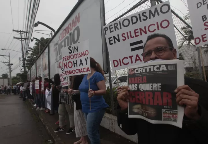 Colaboradores de Epasa protestaron el año pasado, tras la investigación sobre la compra de la empresa, que realiza el MP. Archivo