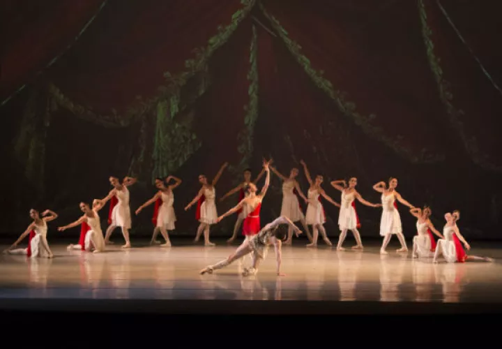 Artistas invitados estarán Daria Khokhlova y Artemy Belyakov de Moscú, de Rusia.