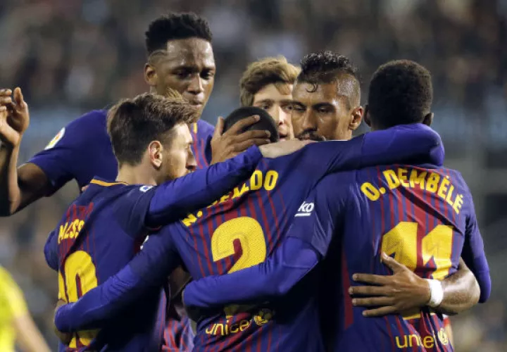 Los jugadores del FC Barcelona celebran el segundo gol ante el Celta. Foto:EFE