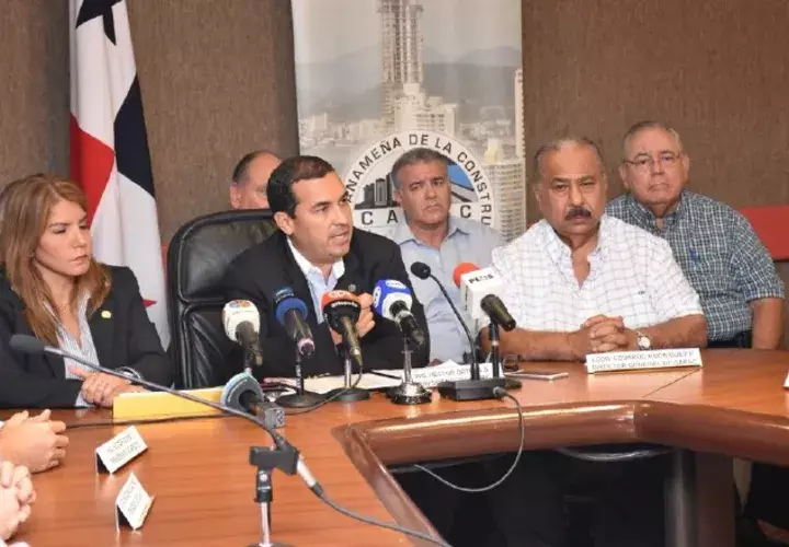 Los empresarios dijeron que de cada dólar invertido en construcción, 40% va a los trabajadores. Cortesía