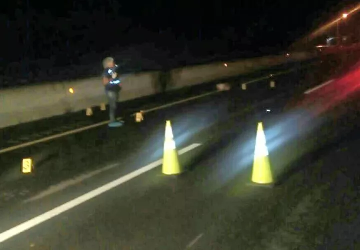 Las autoridades llevan a cabo la inspección del incidente. FOTO/José Vásquez