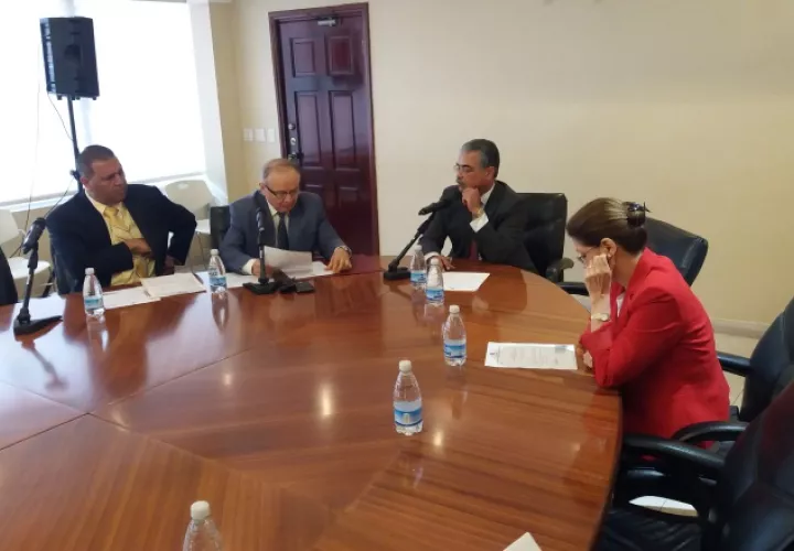 Durante la  reunión de ayer se avanzó en la guía para la recepción de las denuncia ciudadanas.