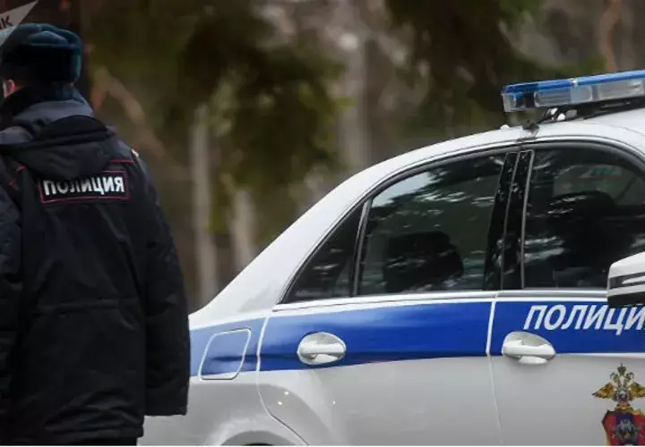 El atacante de autolesionó en el cuello.