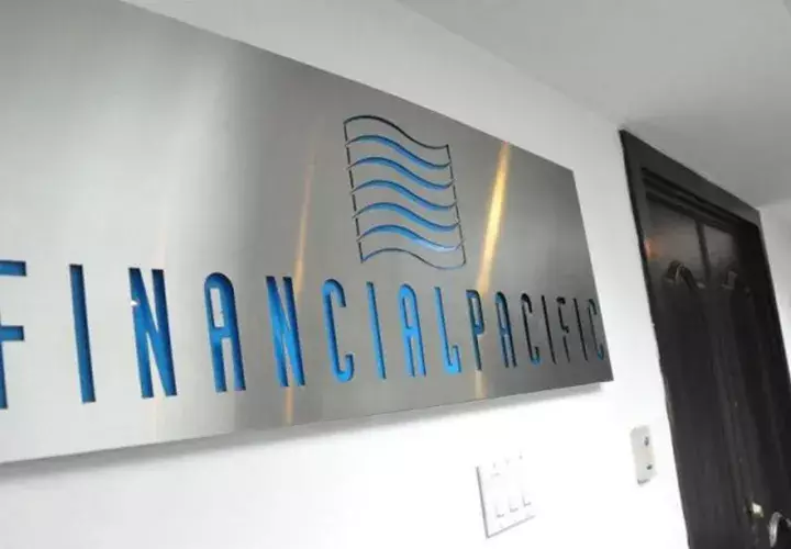 Catorce personas han sido imputada en el fraude de 12 millones de dólares de la casa de valores / Archivo.