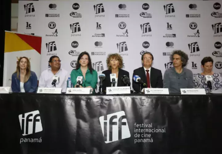 Mesa principal durante Conferencia de prensa del IFF. Foto: Josué Arosemena.