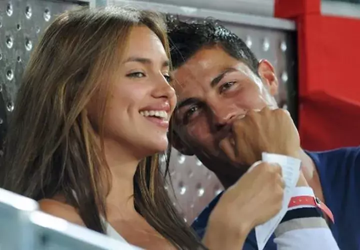 Cristiano aún no ha borrado las fotos junto a Irina.